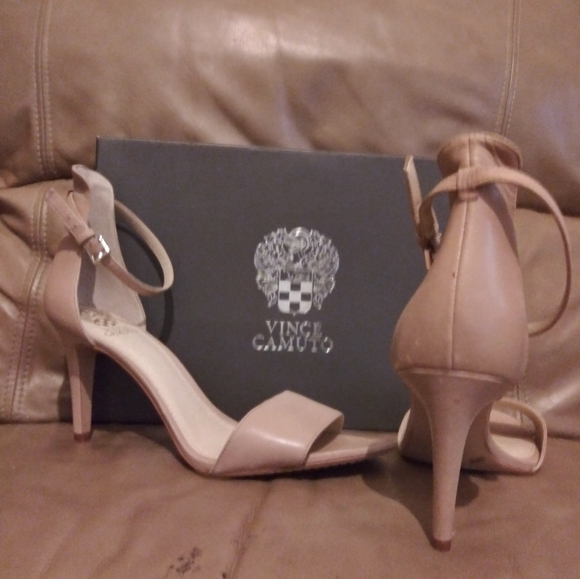 Vince Camuto Women's Nude Heels - Picture 2 of 7